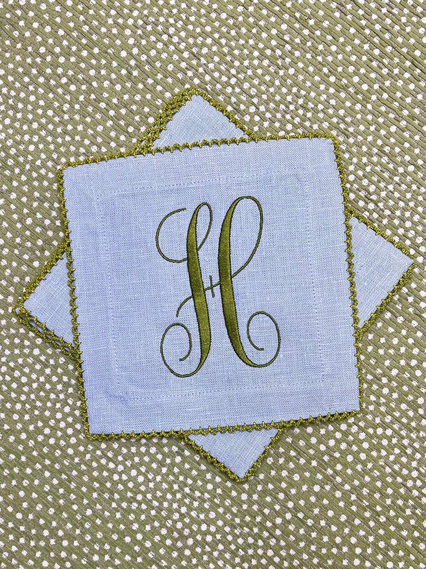 Classic Vine Picot Trim Cocktail Napkins